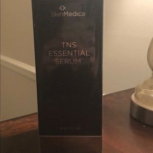 TNS skin Medica Essential serum